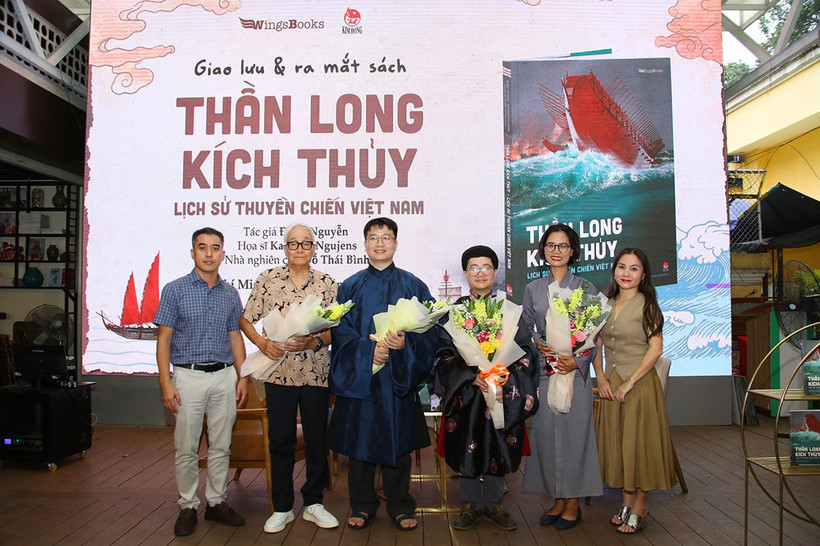Ra mắt sách “Thần long kích thủy”