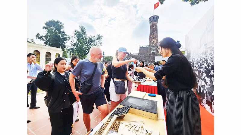 Di sản trong dòng chảy đương đại