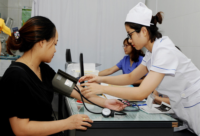 Quyền lợi của người bệnh được bảo đảm khi tham gia Bảo hiểm y tế. Ảnh: SONG ANH