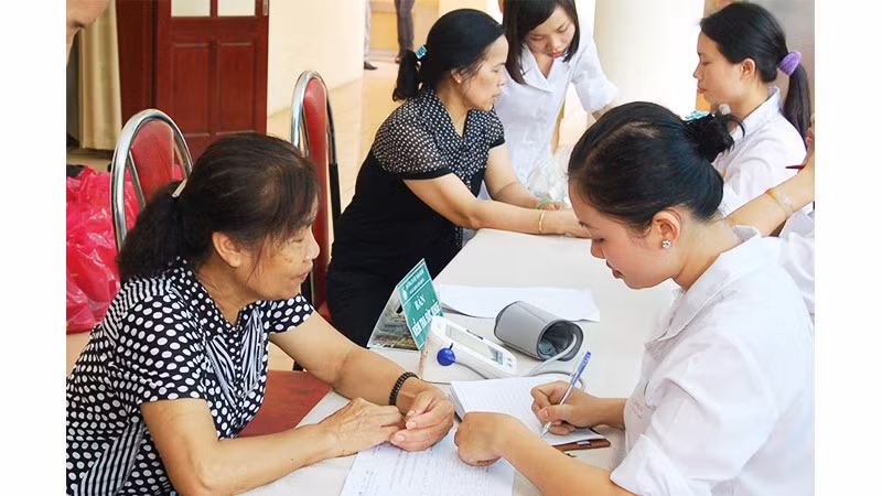 Bộ Y tế đề nghị luân chuyển, điều động nhân lực về tuyến xã