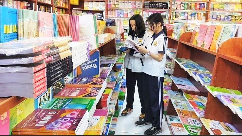 Sách giáo khoa là vấn đề nhận được sự quan tâm rất lớn của xã hội.