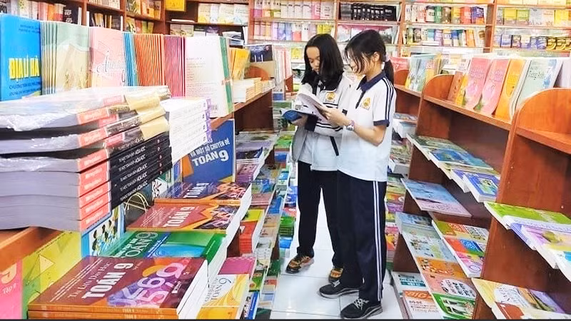 Sách giáo khoa là vấn đề nhận được sự quan tâm rất lớn của xã hội.