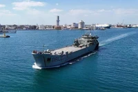 Các tàu chở đầy thực phẩm thiết yếu và đồ dùng vệ sinh cá nhân đến Cuba. (Ảnh: Semar)