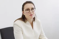 Ngày 17/7/2025, Quốc hội Ukraine đã phê chuẩn bà Yulia Svyrydenko (trong ảnh) giữ chức Thủ tướng nước này theo đề xuất trước đó của Tổng thống Volodymyr Zelensky. Bà Svyrydenko là nhà kinh tế, sinh năm 1985, từng giữ chức Phó Thủ tướng thứ nhất kiêm Bộ trưởng Kinh tế. Ảnh tư liệu (minh họa): Kyodo/TTXVN