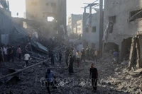 Cảnh tàn phá sau cuộc không kích của Israel tại Gaza. (Ảnh: THX/TTXVN)