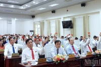Các đại biểu Hội đồng nhân tỉnh Cà Mau biểu quyết thông qua nhiều quyết sách quan trọng tại Hội nghị lần thứ 3, nhiệm kỳ 2021-2026.