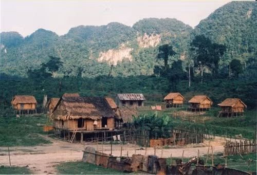 Một làng dân tộc Chứt ở Quảng Bình. (Ảnh: dantocmiennui.vn)