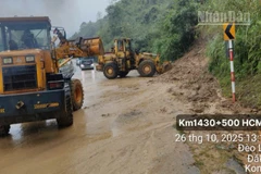 Khu Quản lý đường bộ III đang tích cực khắc phục sạt lở do mưa lớn gây ra.