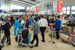Hành khách tấp nập tại nhà ga các cảng hàng không Việt Nam trong 6 tháng đầu năm 2025.