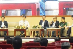 Các chuyên gia tham gia tọa đàm tại hội thảo.