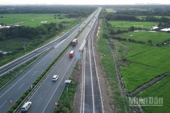 Tuyến cao tốc Thành phố Hồ Chí Minh-Long Thành hiện hữu đang là tuyến đường 4 làn xe chạy. Vào những đợt cao điểm trước ngày nghỉ hay dịp lễ tuyến thường xuyên xảy ra ùn tắc.