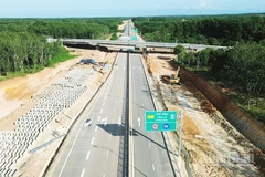 Tuyến cao tốc Vạn Ninh-Cam Lộ.