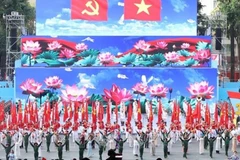 Chương trình nghệ thuật “Rạng rỡ non sông Việt Nam”. (Ảnh: TTXVN)