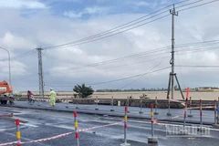 Lực lượng chức năng cấm lưu thông 1 chiều tại Km1339+300 thuộc Quốc lộ 1