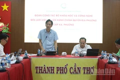 Ông Hồ Hồng Hải, Phó Vụ trưởng Vụ Pháp chế, trưởng đoàn công tác Bộ Khoa học và Công nghệ phát biểu tại buổi làm việc tại thành phố Cần Thơ.