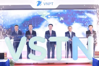 Nhấn nút khai trương tuyến cáp quang đất liền quốc tế VSTN.