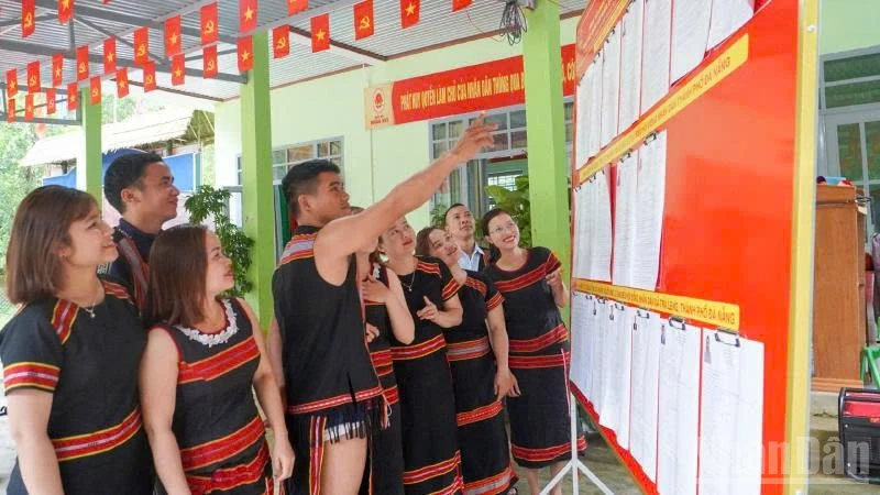 Xã Trà Leng, Đà Nẵng: Chuẩn bị chu đáo cho ngày bầu cử với cuộc thi trang trí điểm bầu cử sáng tạo