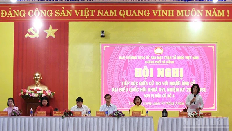 Ứng Cử Viên Quốc Hội Trình Bày Chương Trình Hành Động Gắn Bó Với Cử Tri