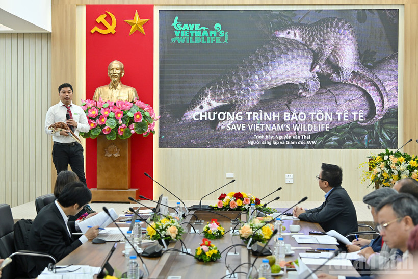 Đại diện dự án thuyết trình tại Vòng Chung kết Giải thưởng Hành động vì Cộng đồng - Human Act Prize 2025. (Ảnh: THỦY NGUYÊN)