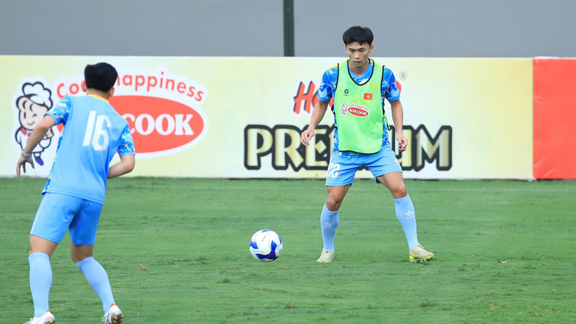 Tiền đạo Nguyễn Trần Việt Cường đặt mục tiêu góp mặt trong đội hình ra sân của đội tuyển Việt Nam. (Ảnh: MINH DÂN)