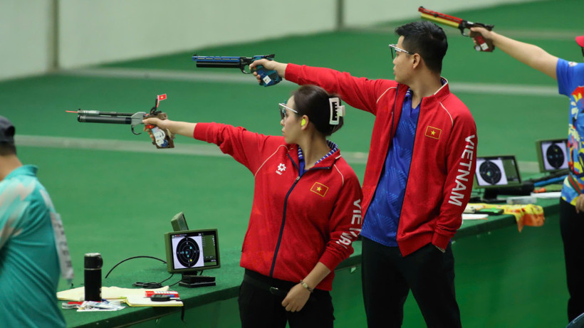 Bộ đôi Phạm Quang Huy - Trịnh Thu Vinh (Bắn súng). 