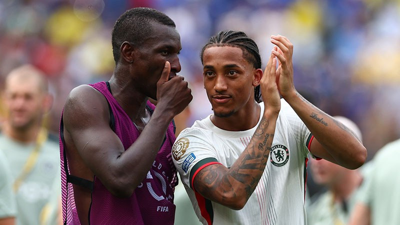 Joao Pedro (phải) là người hùng của đại diện nước Anh. (Ảnh: Chelsea FC)