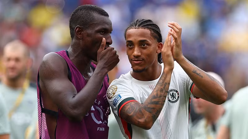 Joao Pedro (phải) là người hùng của đại diện nước Anh. (Ảnh: Chelsea FC)