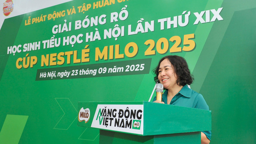 Bà Đỗ Thị Thanh Bình, Phó Tổng Biên tập Báo Thiếu niên Tiền phong và Nhi Đồng phát biểu tại Lễ phát động. 