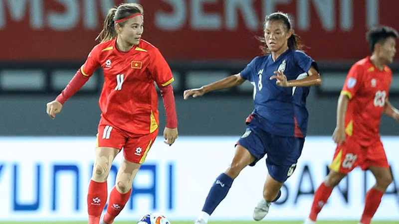 Đội tuyển nữ Việt Nam (áo đỏ) giành chiến thắng tối thiểu trước Thái Lan. (Ảnh: VFF)