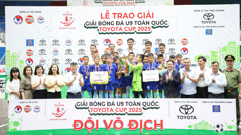 U9 Việt Hùng Thanh Hóa đăng quang mùa giải 2025. 