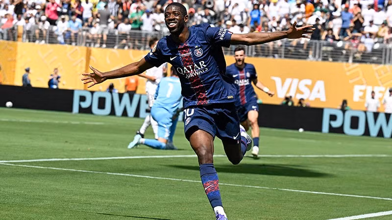 Dembele ghi bàn nhân đôi cách biệt cho đại diện nước Pháp. (Ảnh: PSG)