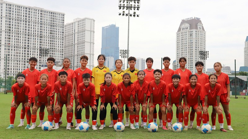 Đội hình đội tuyển U16 nữ Việt Nam chuẩn bị cho giải đấu khu vực sắp tới. (Ảnh: VFF)