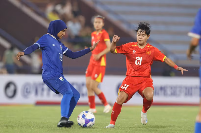 Đội tuyển nữ Việt Nam thi đấu lấn lướt trước Maldives. (Ảnh: VFF)