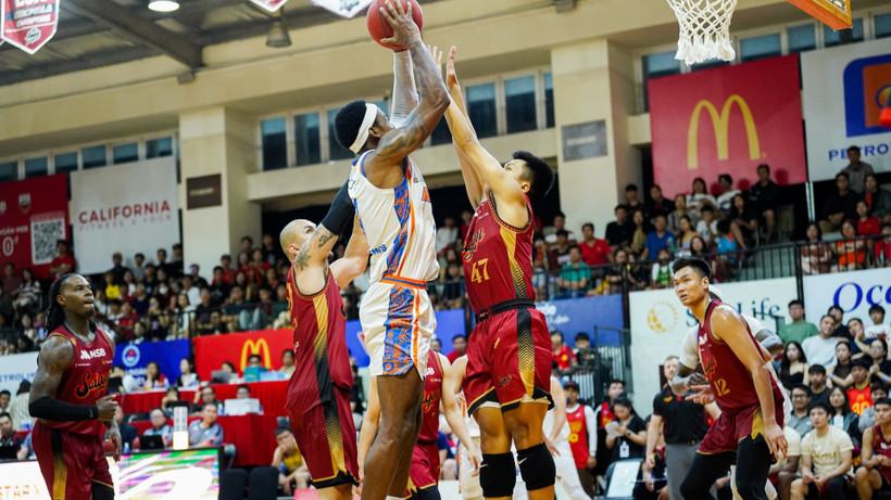 Hanoi Buffaloes toàn thắng hai trận bán kết trước Saigon Heat. (Ảnh: VBA)