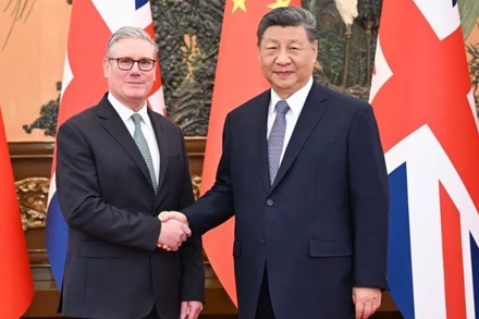 Chủ tịch Trung Quốc Tập Cận Bình hội kiến Thủ tướng Anh Keir Starmer. (Ảnh: Tân Hoa xã)