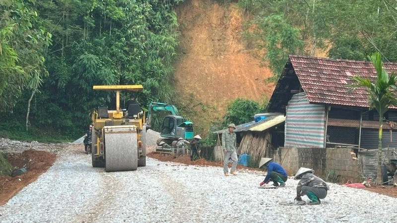 Cải tạo đường nối xã Bạch Thông với xã Yên Phong (tỉnh Thái Nguyên).