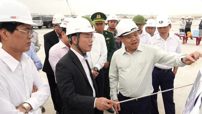 Bí thư Tỉnh ủy Quảng Trị Nguyễn Văn Phương đánh giá cao quyết tâm của chủ đầu tư trong việc sớm đưa Dự án khu bến cảng Mỹ Thủy vào khai thác.