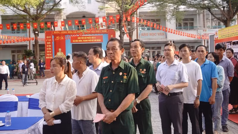 Cử tri Thành phố Hồ Chí Minh tích cực tham gia bầu cử. Ảnh: THẾ ANH