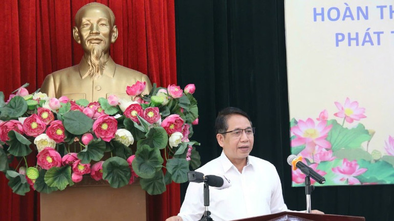 Ông Hoàng Thế Anh, Trưởng Ban Nghiệp vụ Thi hành án hành chính và Thừa phát lại, Cục Quản lý thi hành án dân sự (Bộ Tư pháp) phát biểu tại hội thảo. (Ảnh: TL) anh-the-anh-4656.jpg