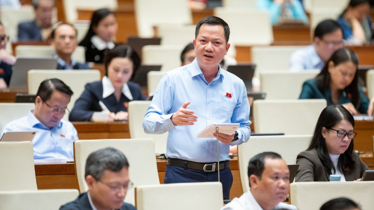 Đại biểu Trịnh Xuân An (Đoàn Đồng Nai) phát biểu tại hội trường. (Ảnh: THỦY NGUYÊN) trinh-xuan-an-dong-nai-5534.jpg