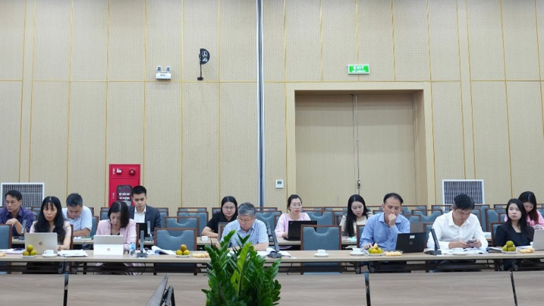 Các đại biểu tham gia tọa đàm. (Ảnh: TH) db-tham-gia-toa-dam-310-3373.jpg