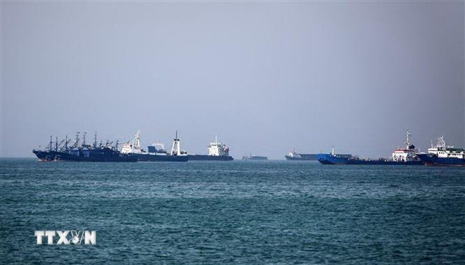 Tàu chở dầu hướng về eo biển Hormuz. (Ảnh: AFP/TTXVN)
