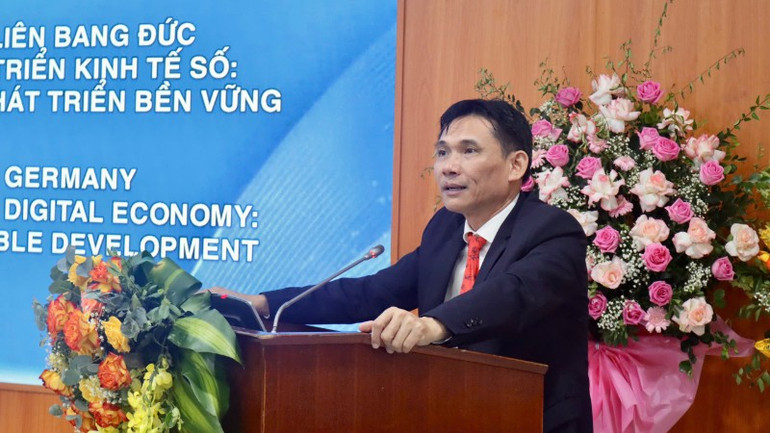 Phó Giáo sư, Tiến sĩ Nguyễn Đức Minh, Phó Chủ tịch Viện Hàn lâm Khoa học xã hội Việt Nam phát biểu khai mạc hội thảo. (Ảnh: TL) anh-mionh-3010-9142.jpg