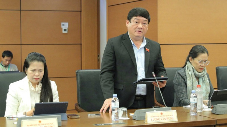 Делегат Луонг Ван Хунг (делегация Куанг Нгай). (Фото: ХО ЛОНГ) db-luong-van-hung-9856.jpg