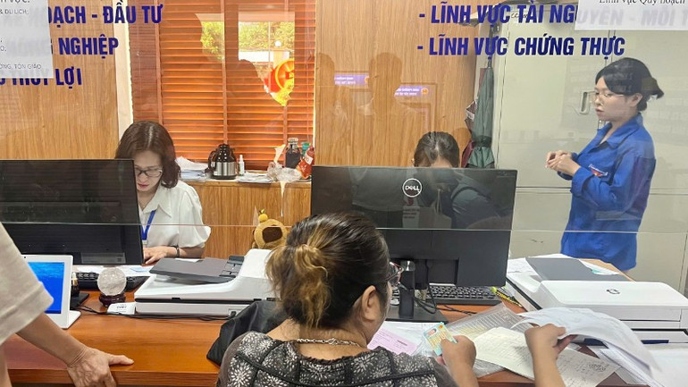 Thực hiện hiệu quả mục tiêu cắt giảm thủ tục hành chính, tạo thuận lợi tối đa cho người dân và doanh nghiệp, đồng thời giảm thiểu chi phí xã hội trong quá trình thực thi. (Ảnh minh họa. Nguồn: HN) tthc-9027.jpg