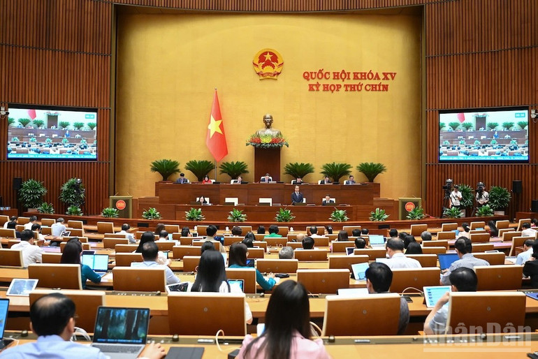 Quốc hội tiến hành chất vấn và trả lời chất vấn về lĩnh vực giáo dục, đào tạo. (Ảnh: DUY LINH) ndo_br_toan-canh-196-c.jpg