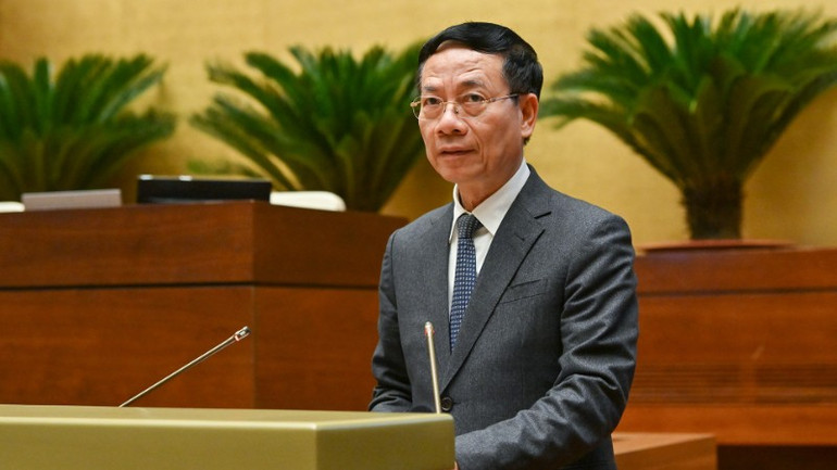 Minister van Wetenschap en Technologie Nguyen Manh Hung presenteert het voorstel voor de gewijzigde wet op de High Technology. (Foto: THUY NGUYEN) chi-9108-805.jpg