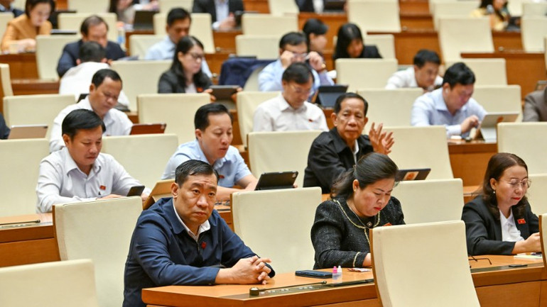 De Nationale Vergadering luisterde naar de presentatie en het verificatierapport over het gewijzigde wetsontwerp inzake geavanceerde technologie. (Foto: THUY NGUYEN) chi-8966-5080.jpg
