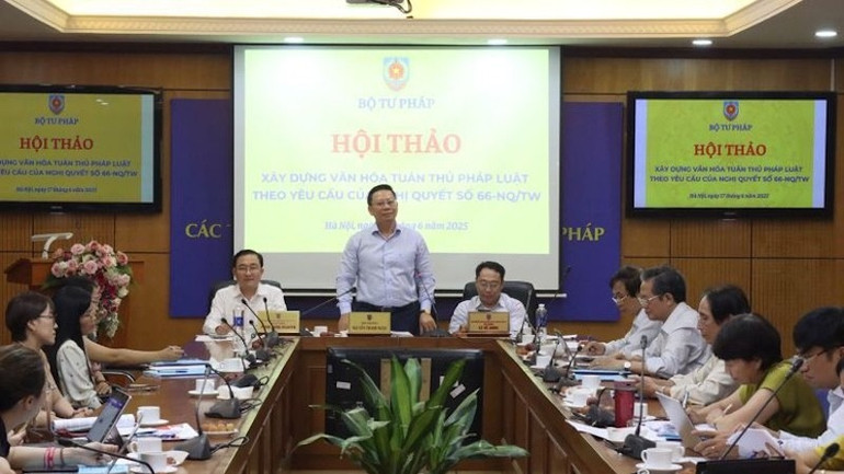 Bộ Tư pháp tổ chức Hội thảo xây dựng văn hóa tuân thủ pháp luật theo yêu cầu của Nghị quyết số 66-NQ/TW về đổi mới công tác xây dựng và thi hành pháp luật đáp ứng yêu cầu phát triển đất nước trong kỷ nguyên mới. (Ảnh: TL) ht-tuan-thu-vhpl-109.jpg