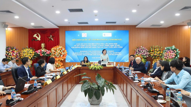 Hội thảo "Chia sẻ kinh nghiệm Cộng hòa Liên bang Đức về xây dựng khung pháp lý phát triển kinh tế số: Cân bằng giữa đổi mới sáng tạo và phát triển bền vững". (Ảnh: TL) hoi-thao-3010-7207.jpg